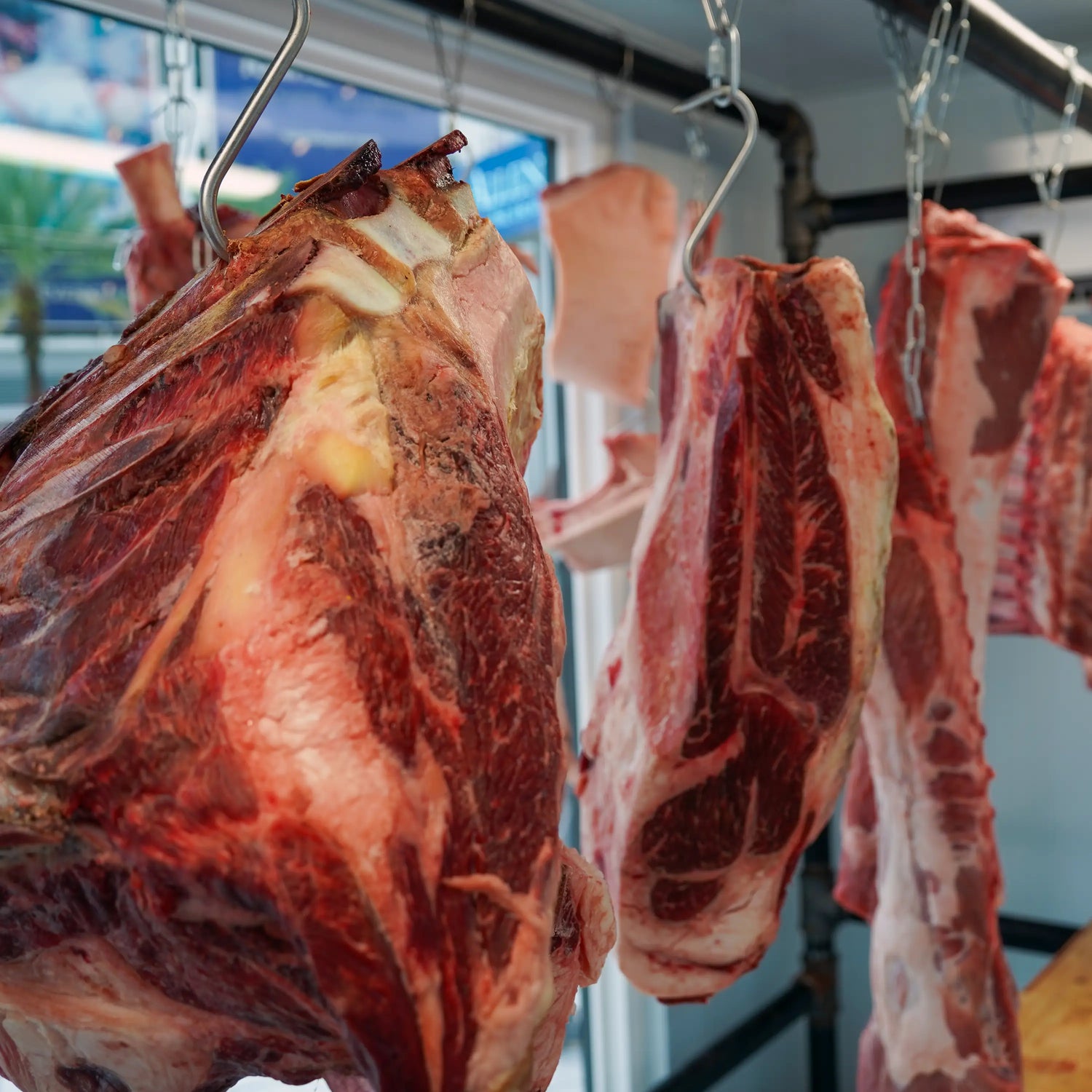 Dry Aged vs. Wet Aged Steaks: What's the Difference?
